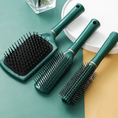 Plastic Anti-Static Hair Comb - Image 2